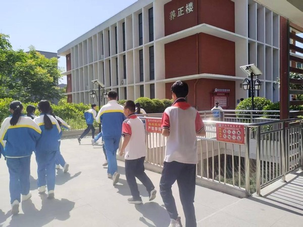 撤离2.png
