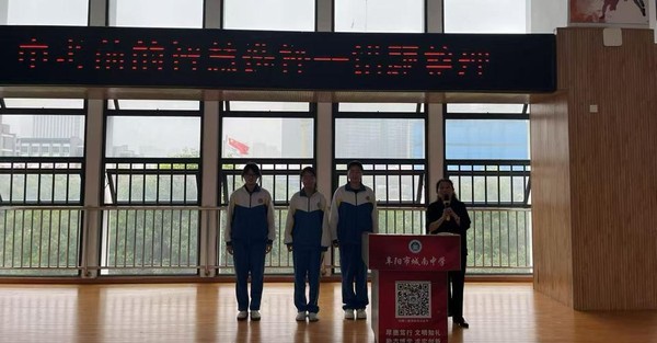 里.jpg