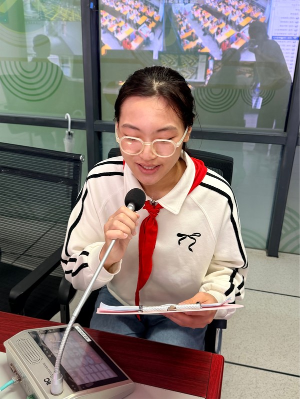 主持.jpg